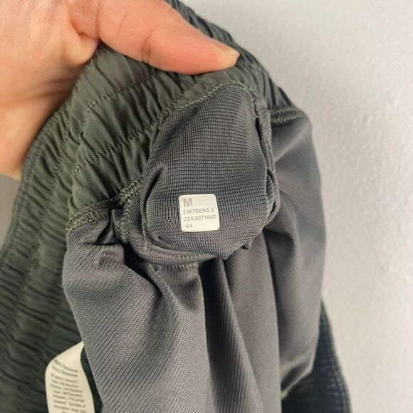 Lululemon Shake It Out High-Rise Running Short 2.5 - Picture 5 of 7